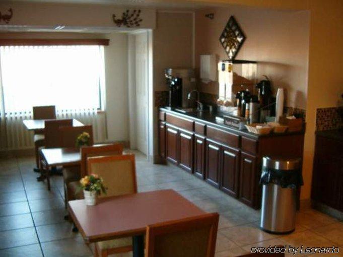 Americas Best Value Inn & Suites Ft Collins E At I-25 Fort Collins Restaurant photo