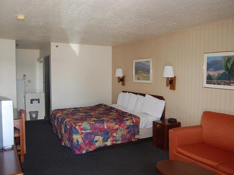 Americas Best Value Inn & Suites Ft Collins E At I-25 Fort Collins Exterior photo
