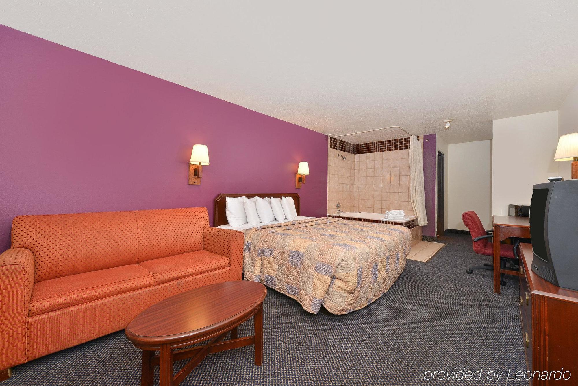 Americas Best Value Inn & Suites Ft Collins E At I-25 Fort Collins Exterior photo
