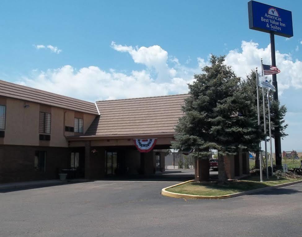 Americas Best Value Inn & Suites Ft Collins E At I-25 Fort Collins Exterior photo