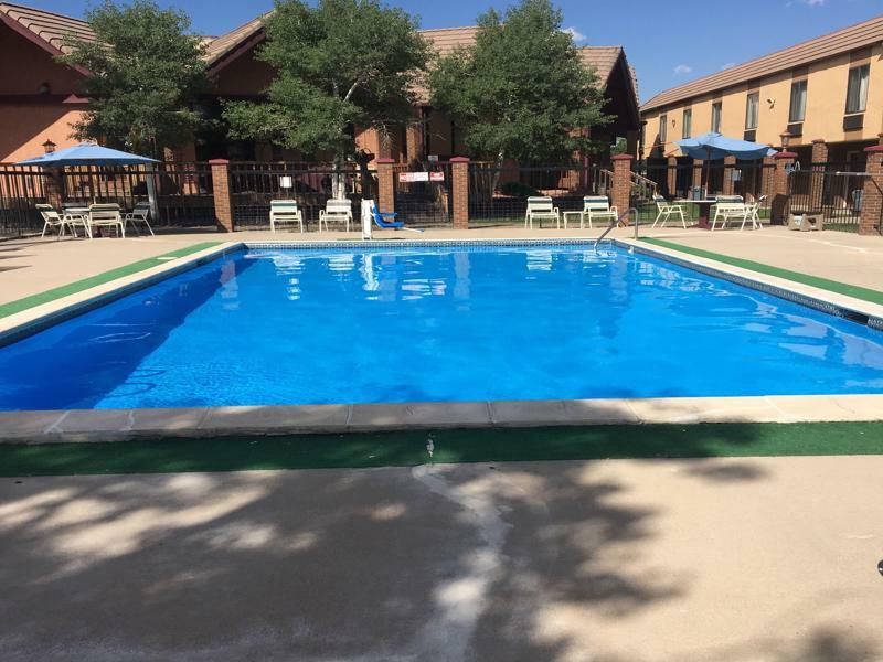 Americas Best Value Inn & Suites Ft Collins E At I-25 Fort Collins Exterior photo